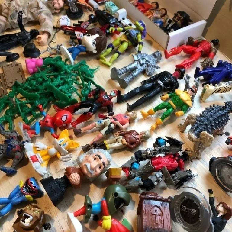 Large toy action figure accessory lot