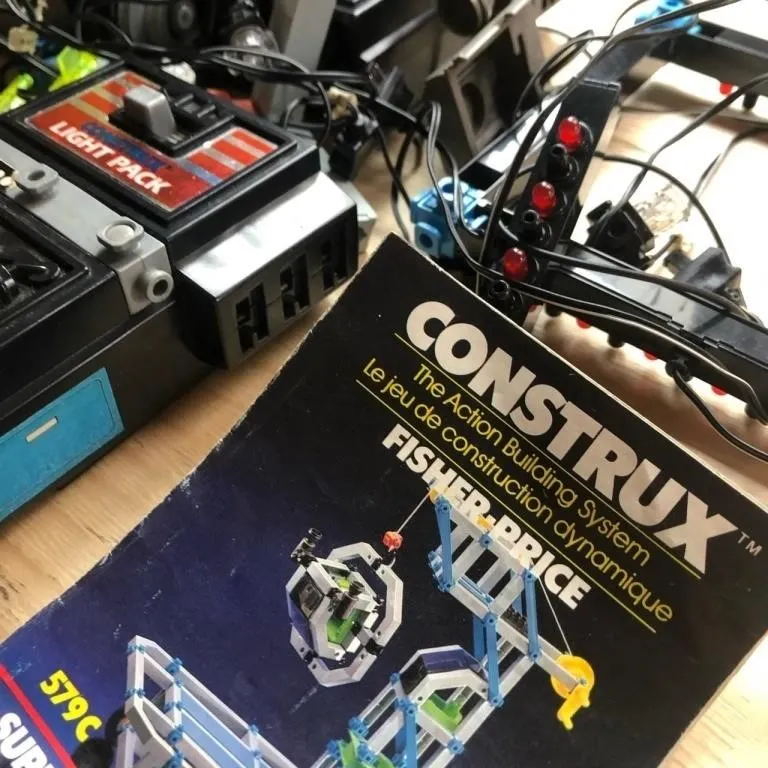 Construx power pack toy motor lock