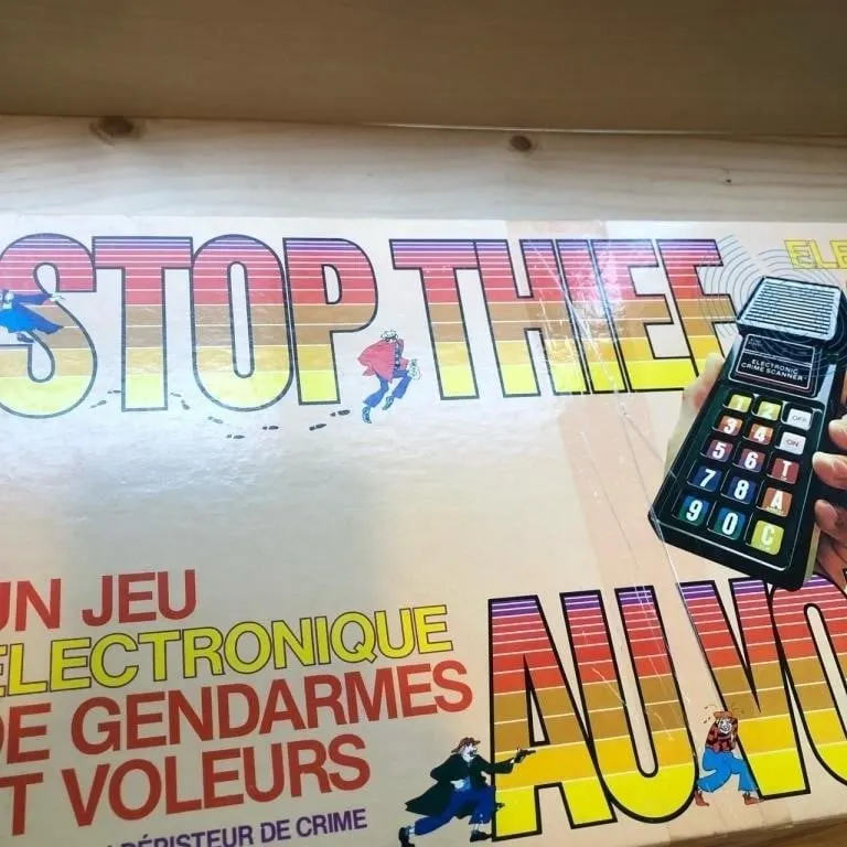 Stop thief board game