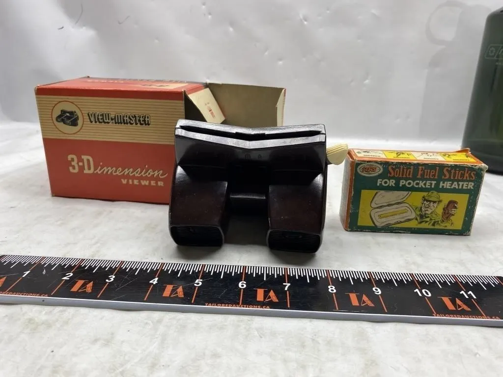 View-Master 3-D Viewer with Solid Fuel Sticks Box