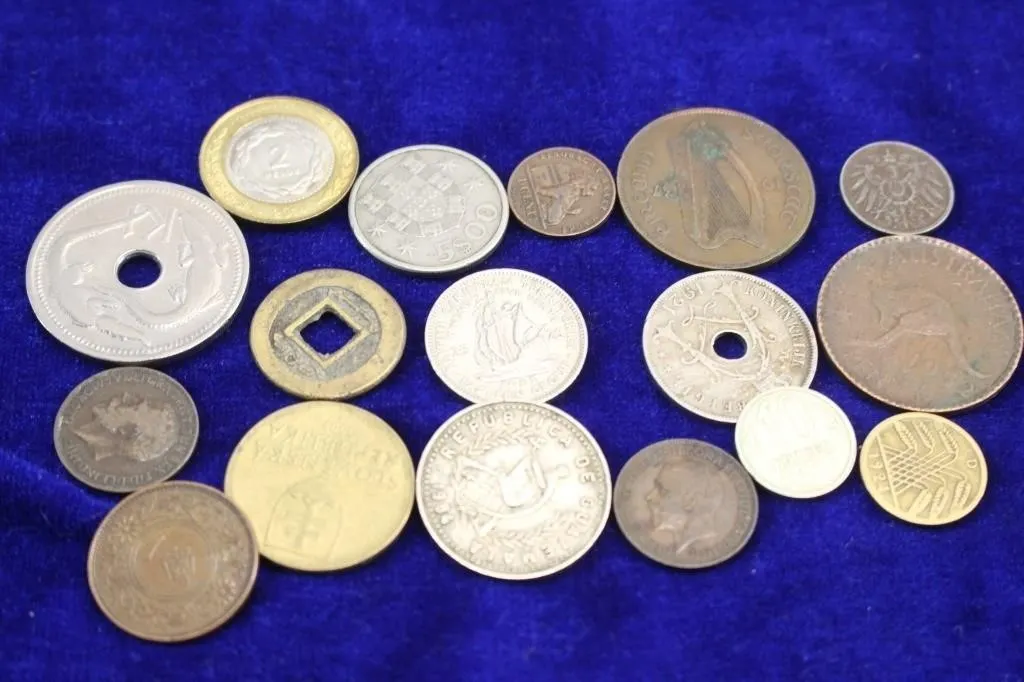 World Mixed Coin Lot, Various Countries & Dates