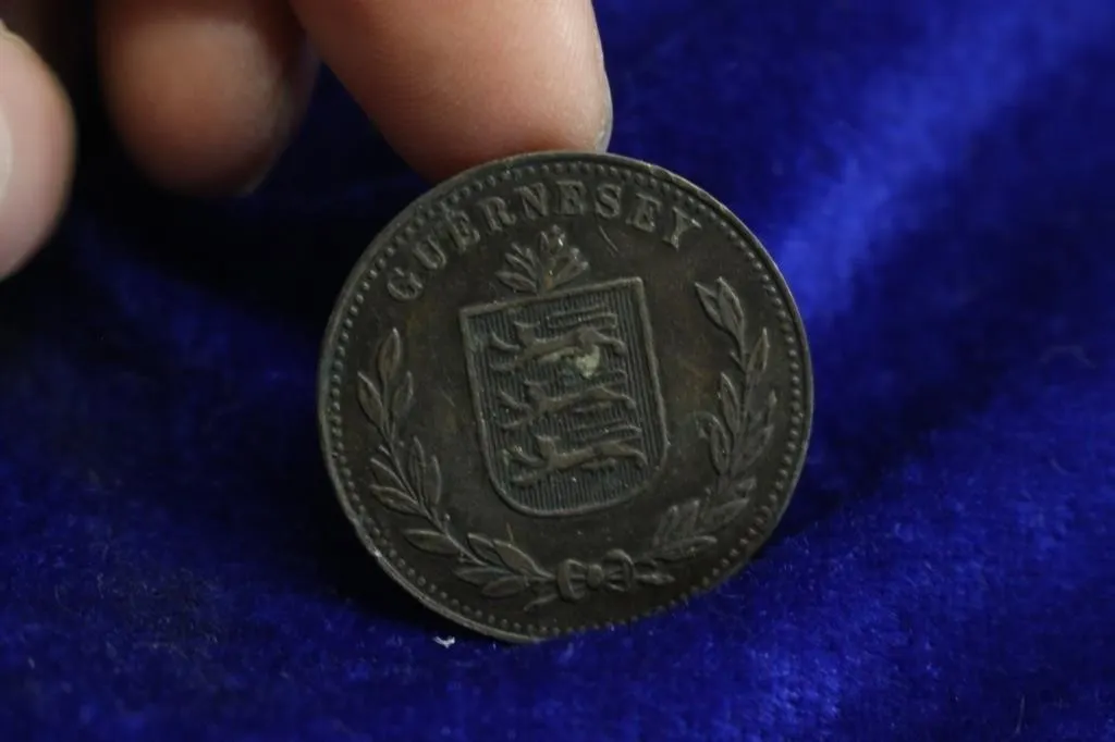 Guernsey 8 Doubles 1914 Bronze Coin
