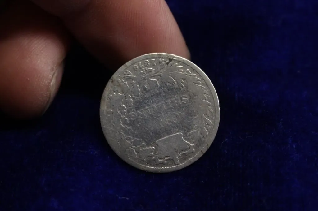United Kingdom 1876 1 Shilling Silver Coin