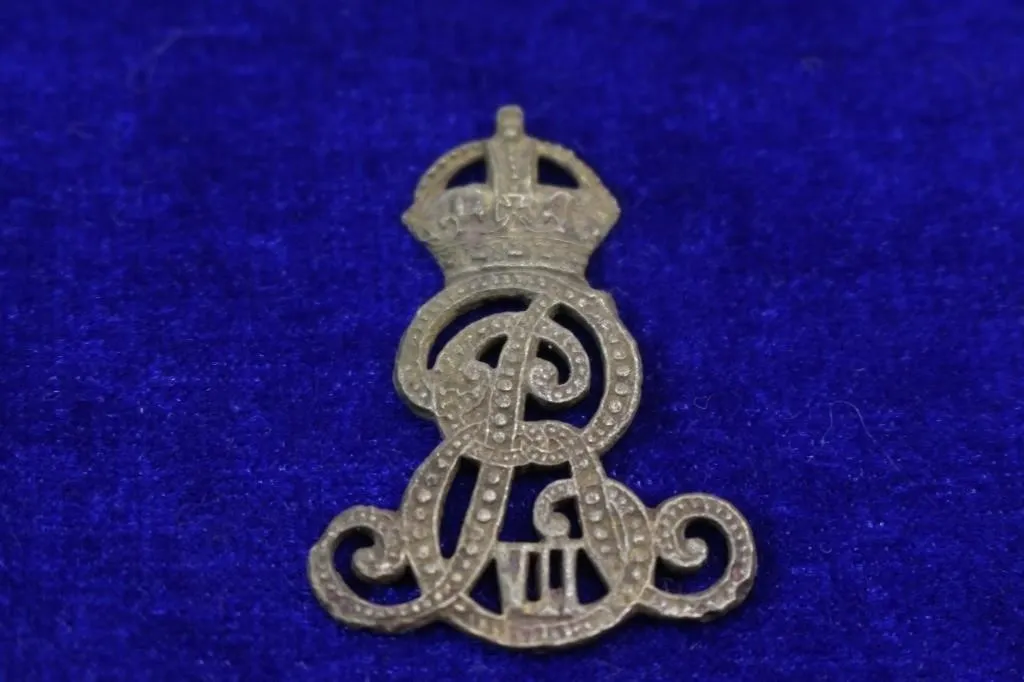 Pre WWI Royal Canadian Regiment Cap Badge