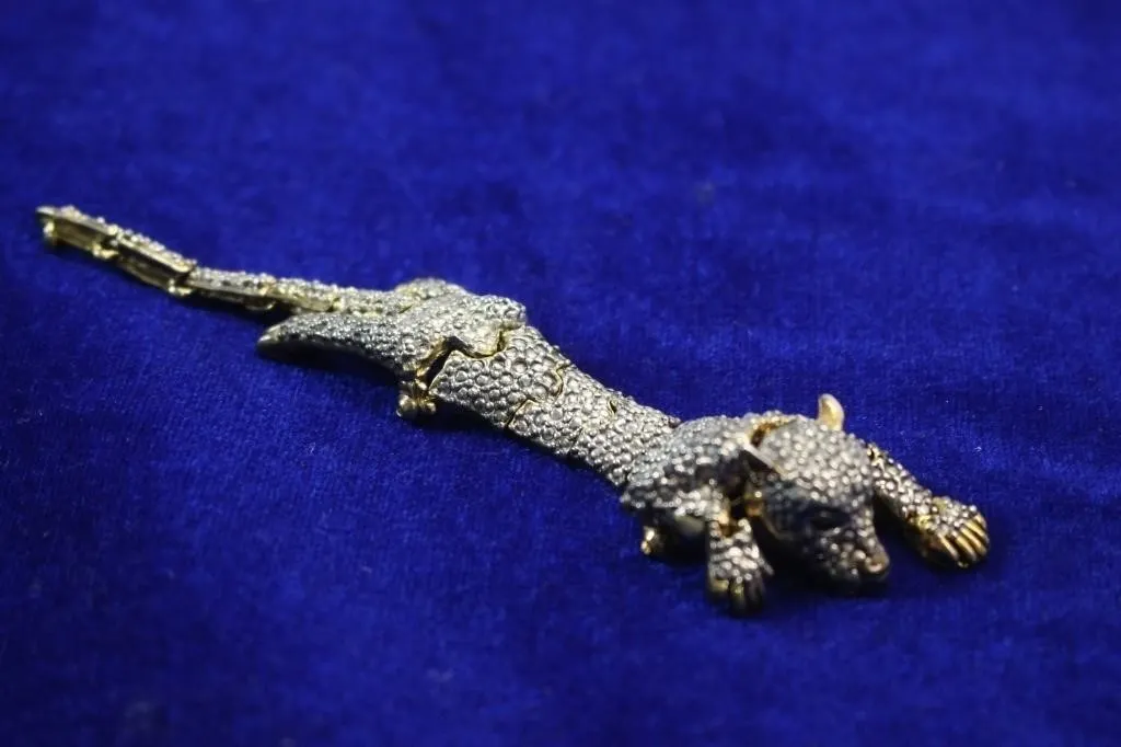 Creeping Jaguar Shoulder Brooch, Articulated