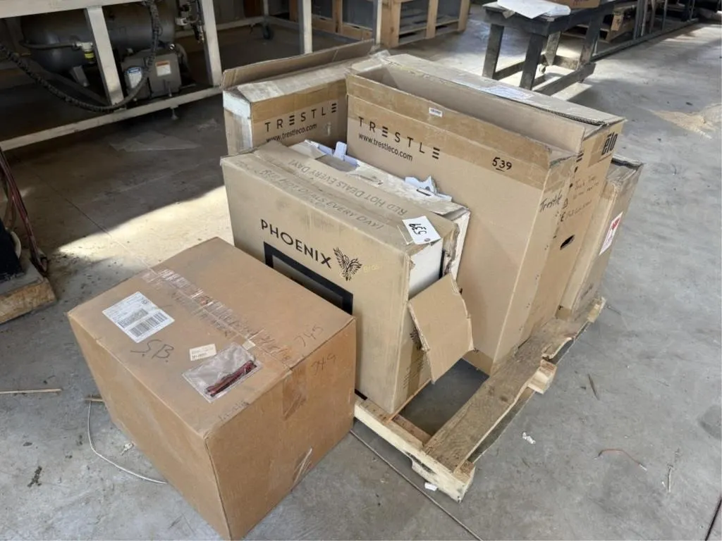 Pallet of Monitors & Screens