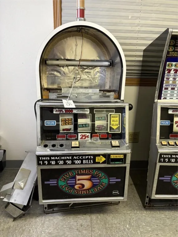 25c Slot Machine