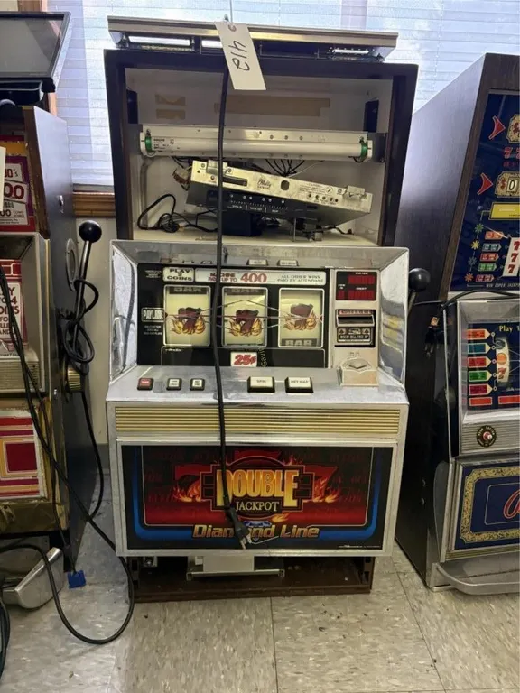 Double Jackpot Diamond Line 25c Slot Machine