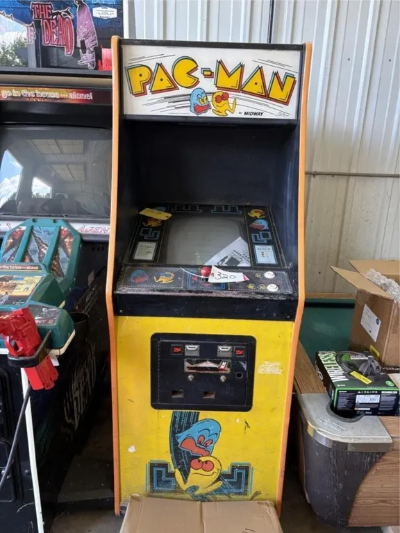 Pac-Man Arcade Machine