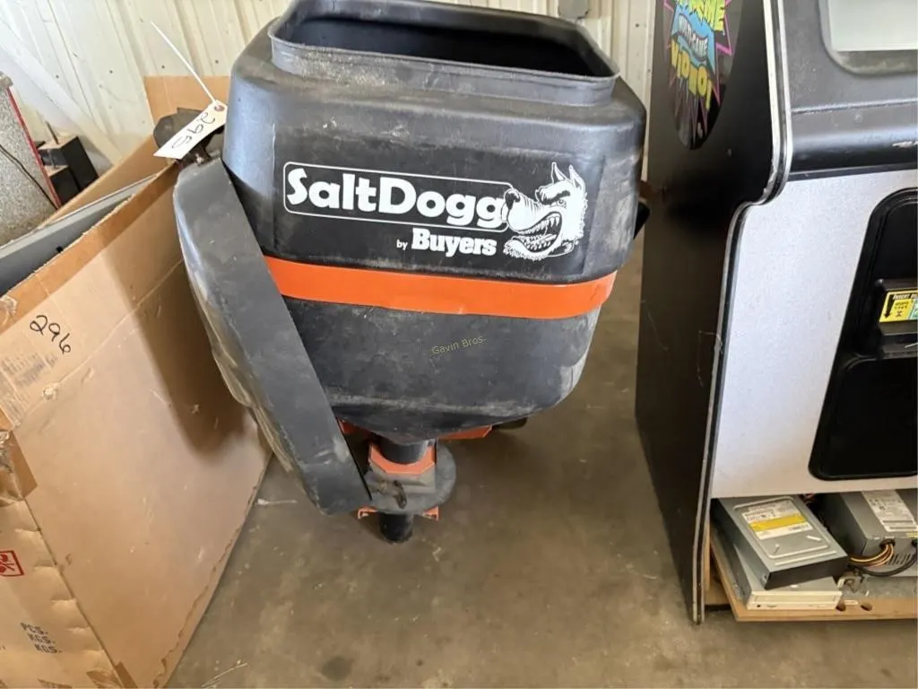 Salt Dogg Broadcaster