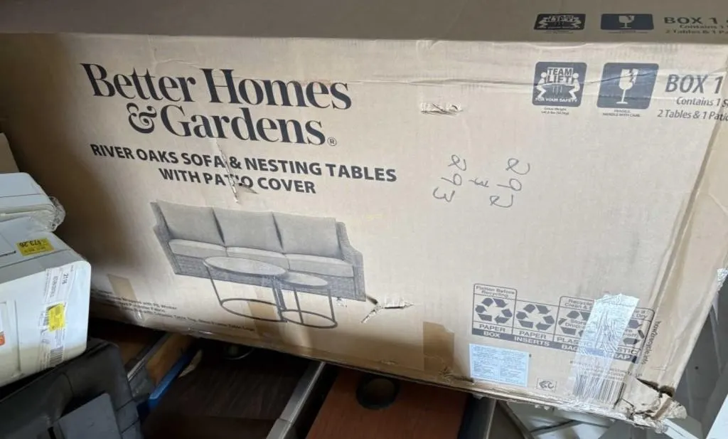River Oaks Sofa & Nesting Tables w/Patio Cover