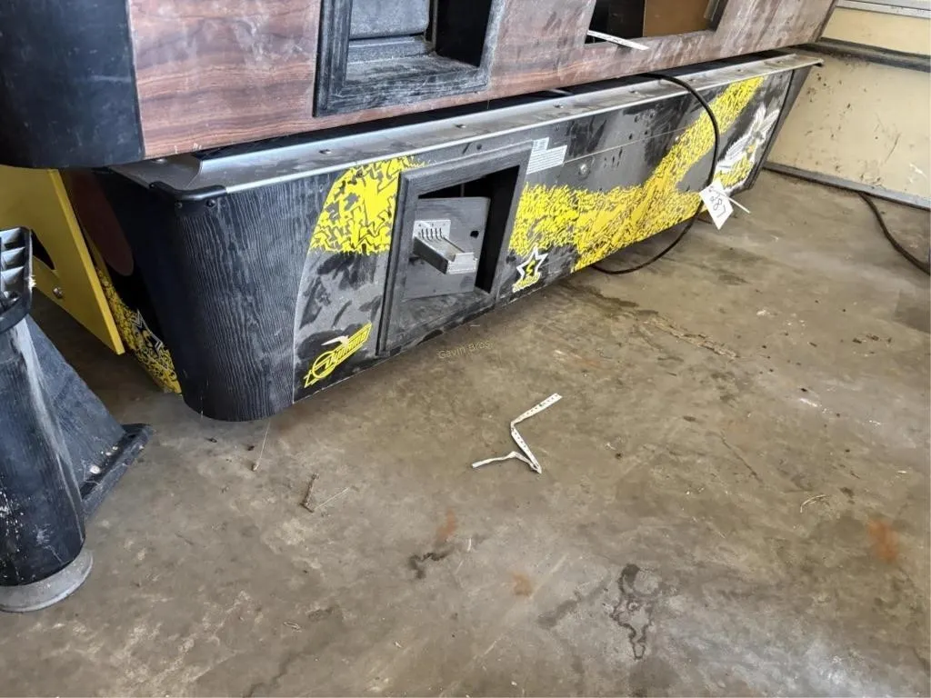 Dynamo Stinger Table