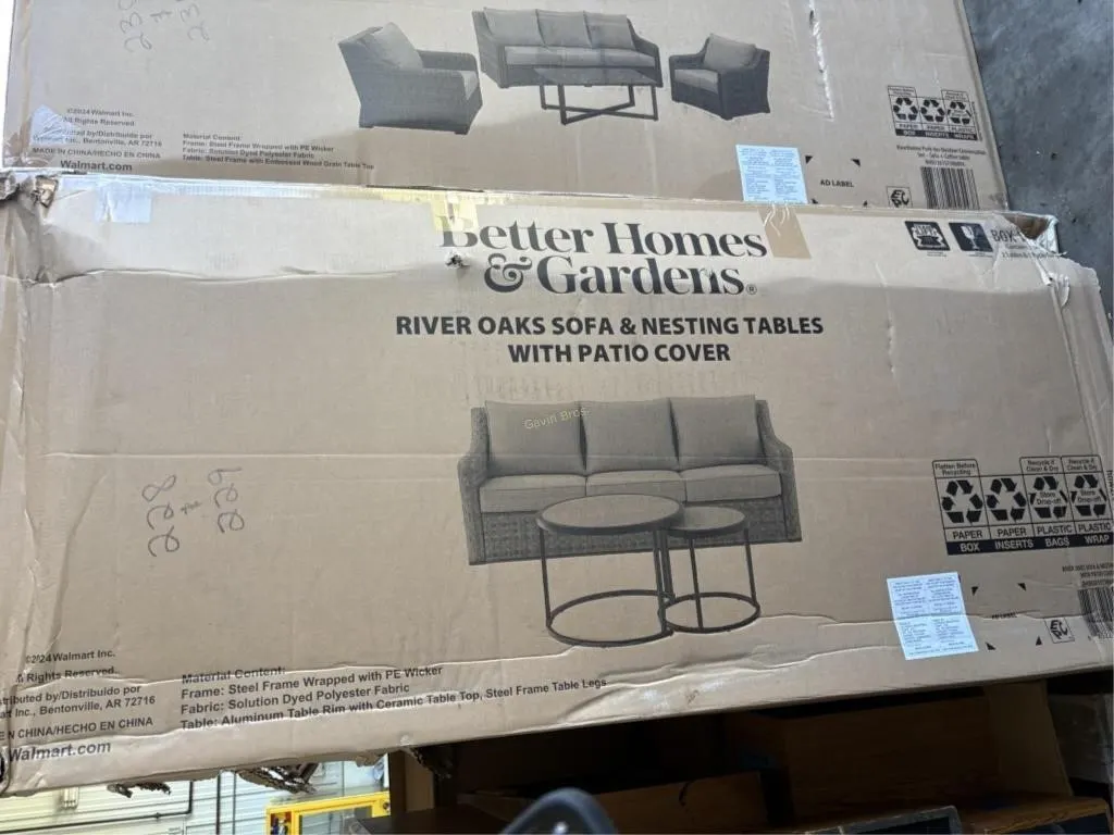 River Oaks Sofa & Nesting Tables w/Patio Cover