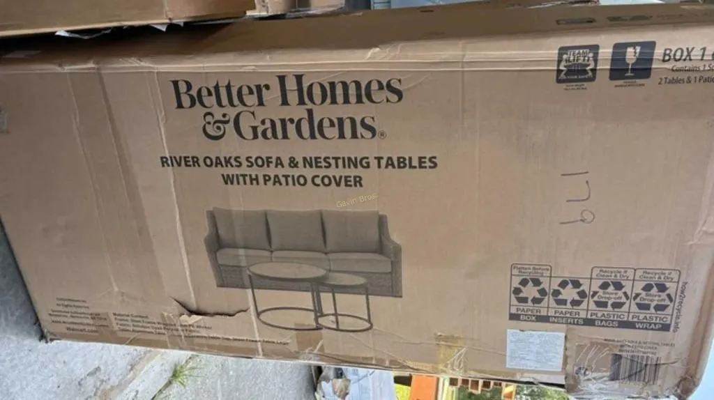 River Oaks Sofa & Nesting Tables w/Patio Cover