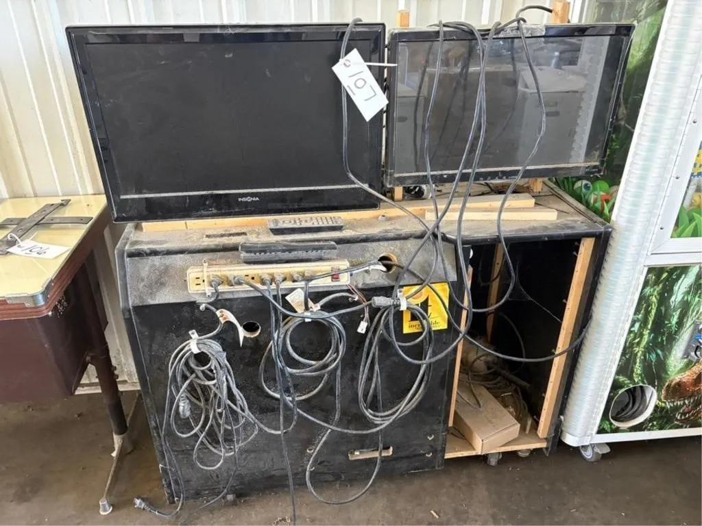 Extreme Hunting Cabinet w/Monitors