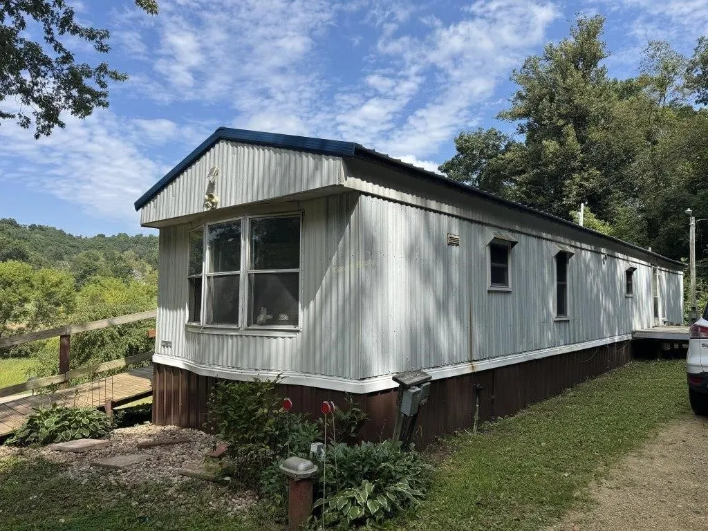 4.83 Acre Country Home -Town of Willow