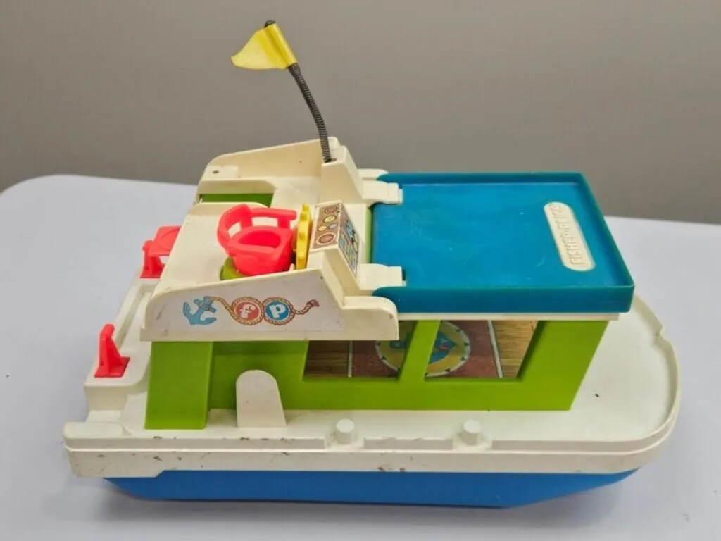 Vintage Fisher-Price 985 Toy Boat Playset