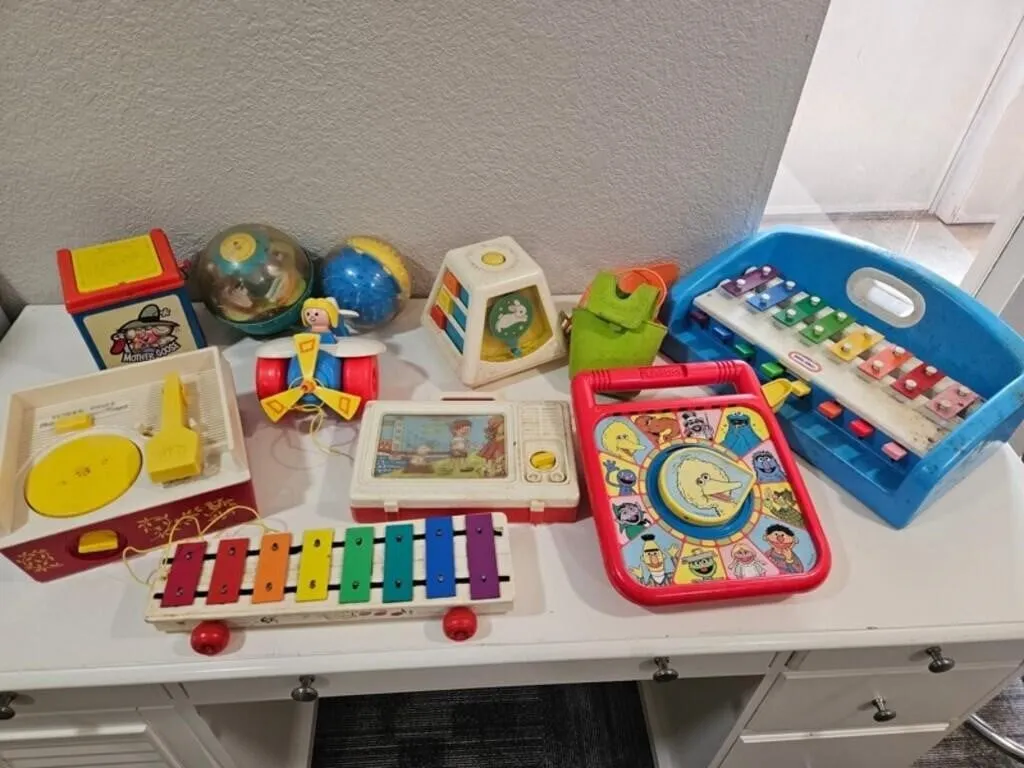 Vintage Toy Assortment (Lot of 10)