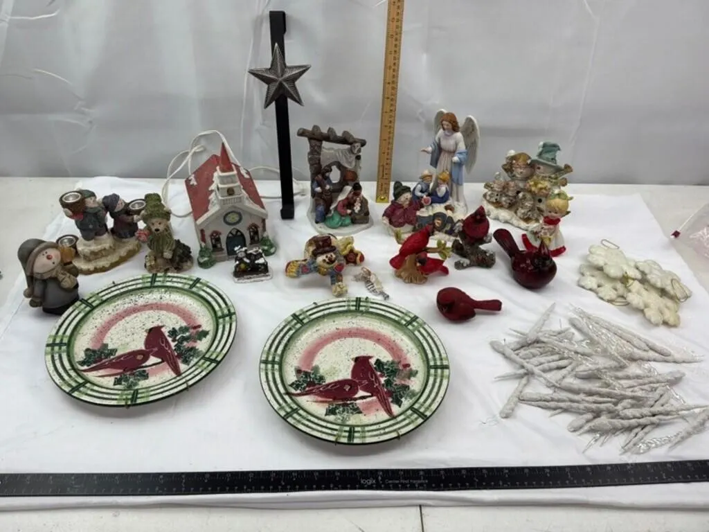 Christmas Decor Assortment 20+ Pieces
