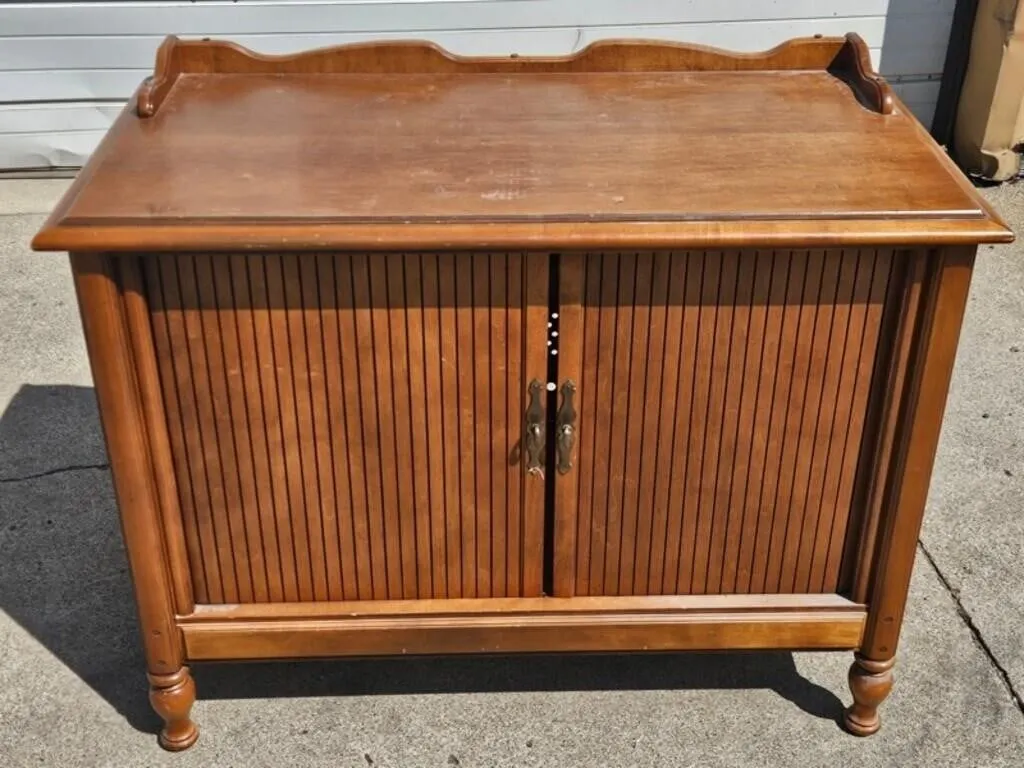 Vintage Sylvania CF541KR Console TV