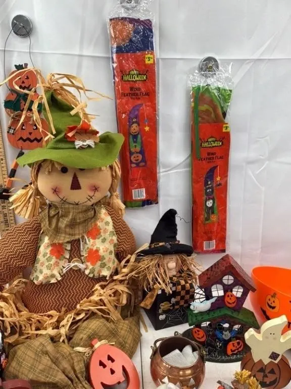 Mixed Halloween & Decorative Home Accents