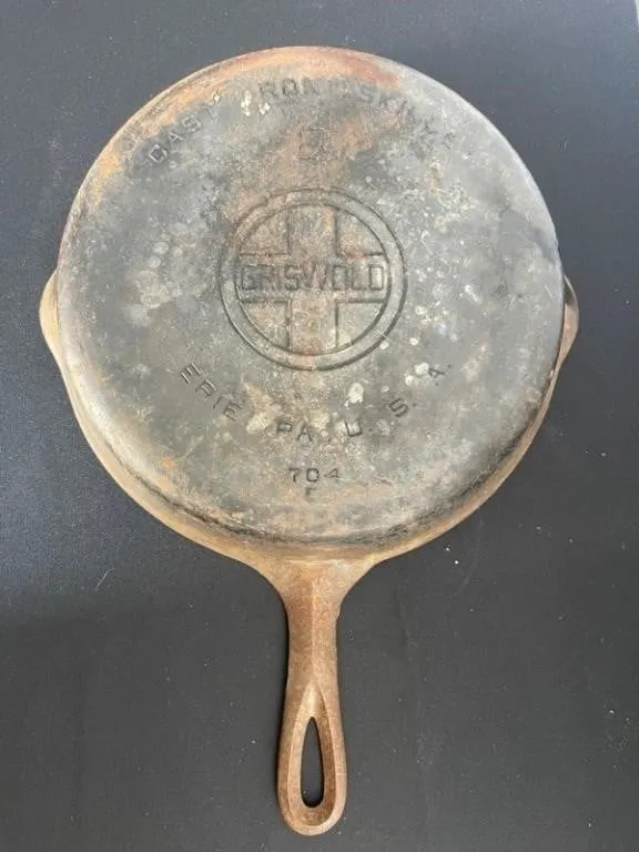 Vintage Griswold Cast Iron Skillet #704