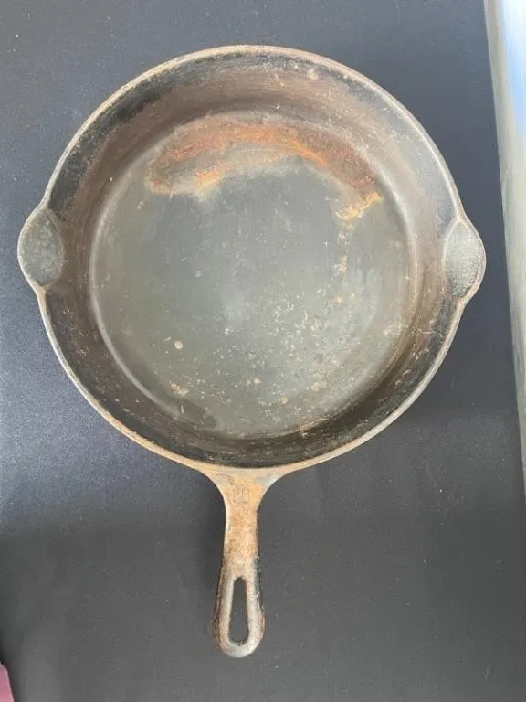 Vintage Griswold No. 10 Cast Iron Skillet