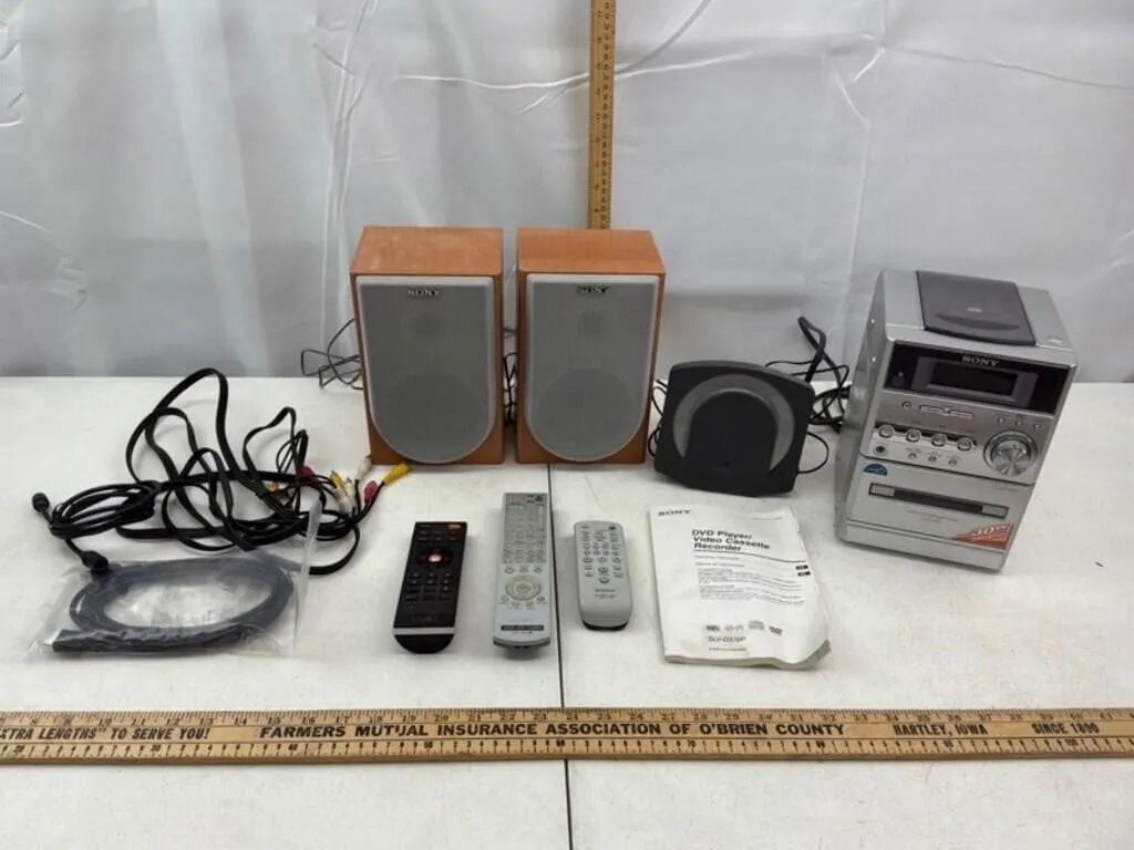 Sony HCD-NE3 Stereo System & Accessories 8pc