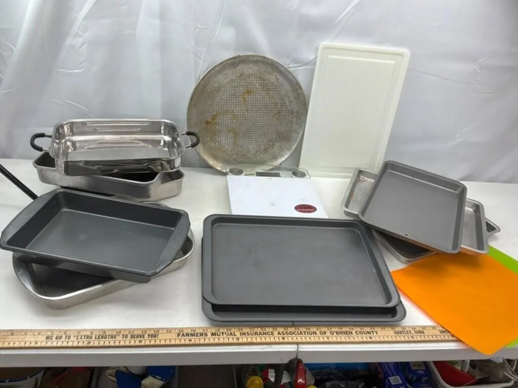 Mixed Lot Bakeware & Kitchen Accessories