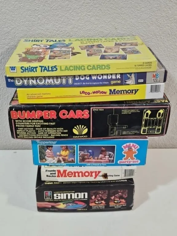 Vintage Games: Dynomutt, Simon & More (Lot of 7)