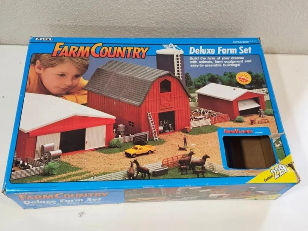 Ertl Farm Country Deluxe Farm Set 229pc