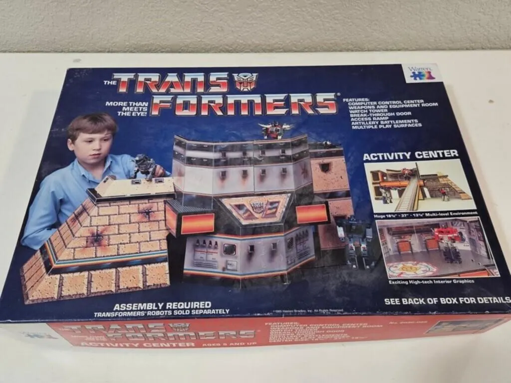 Vintage 1985 Transformers Activity Center