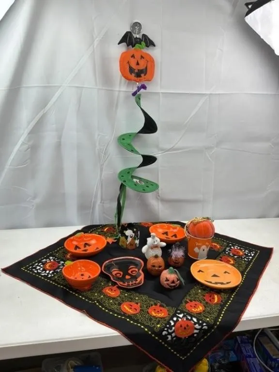 Halloween Decor & Tableware (Lot of 13)