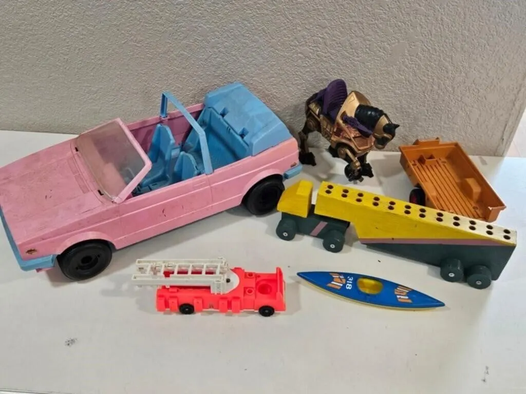 Mixed Toy Vehicle & Play Piece Set (Lot of 5)