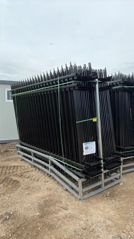 24 pieces of 10ft galvanized fencing