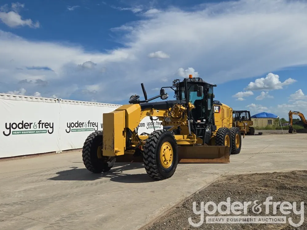 2015 CAT 140M3 AWD