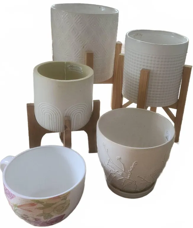 5 Ceramic Planters with Wooden Stands and Decorative Teacup Pot