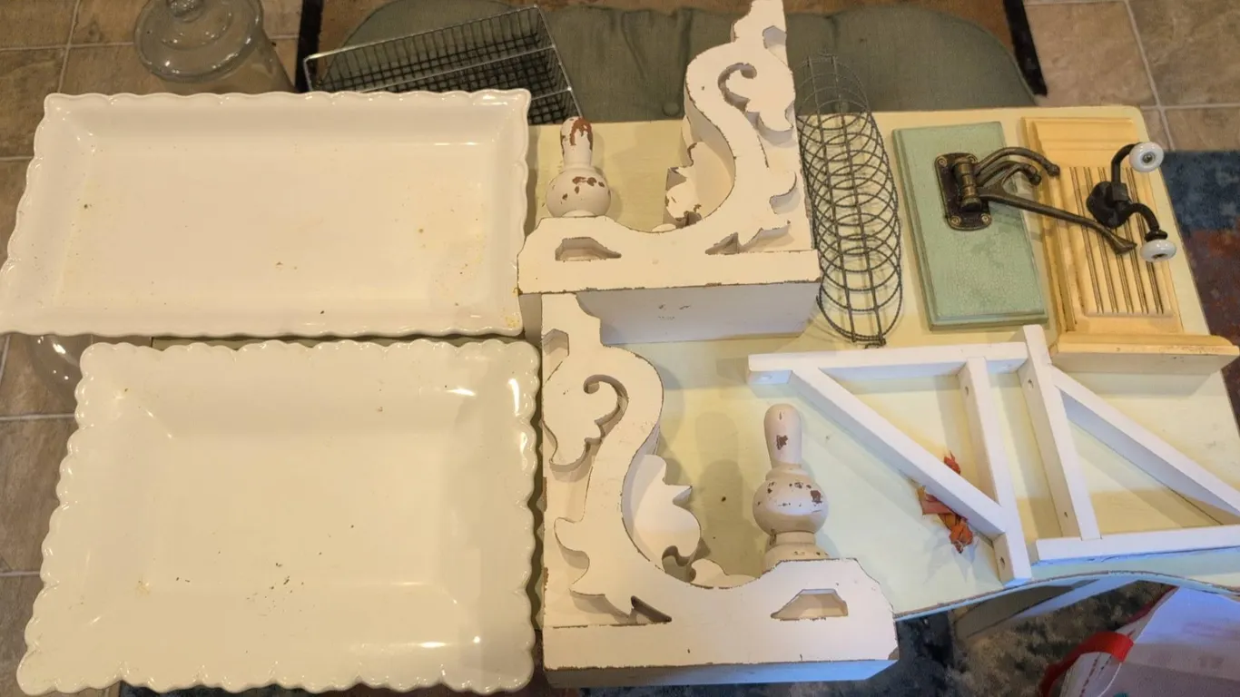 Vintage and Decorative Mixed Décor