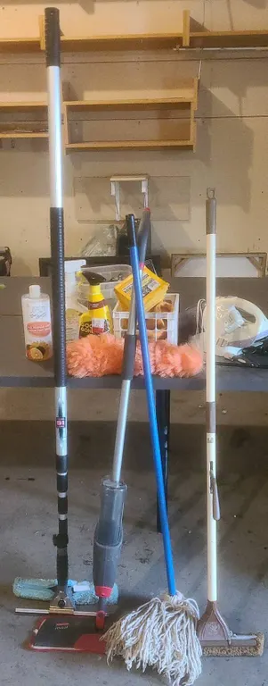 Cleaning Tools, Handheld Vacuum, Miscellaneous Lot
