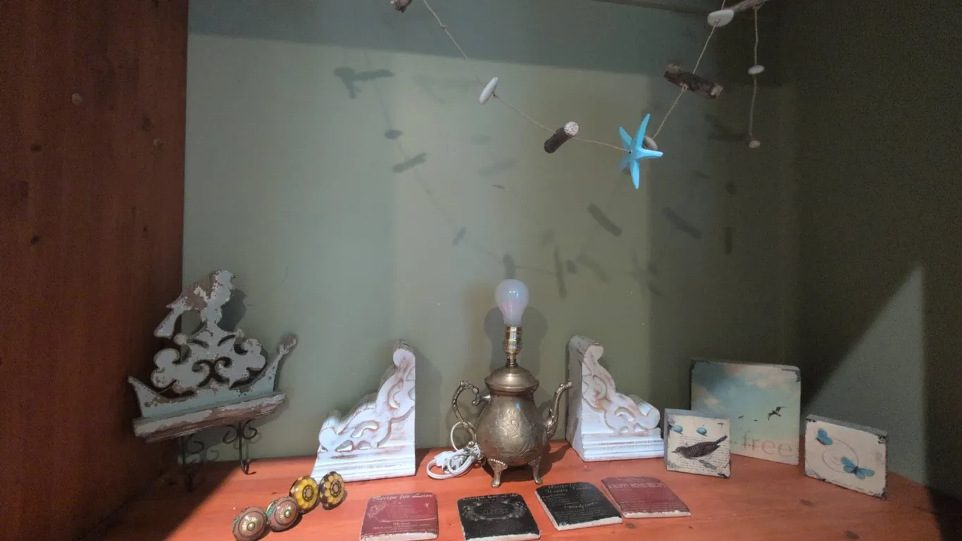 Eclectic Home Decor Lot: Lamp, Bookends, Artwork, Drawer Pulls