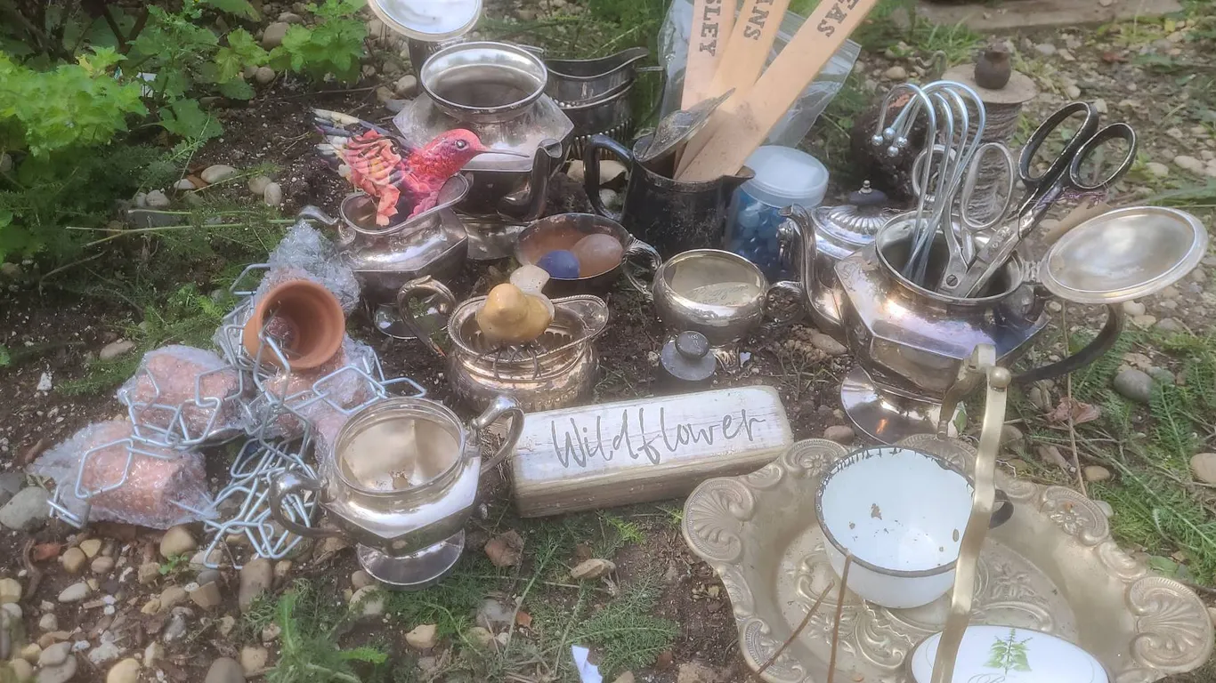 Silverplate Tableware, Bird Figurines, Wooden Plant Markers