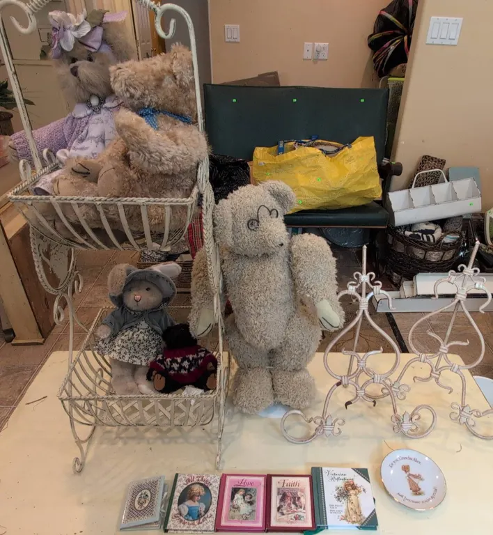 Plush Toys With Metal Stand and Decor Items