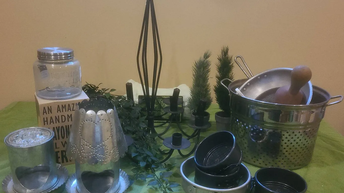 Kitchen Tool and Decor Assortment with Mayozen Kit, Mini Bakeware, Candle Holders