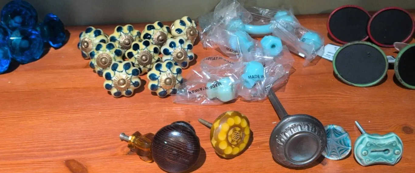 Decorative Drawer and Cabinet Knobs, Mixed Materials, 27 Pieces