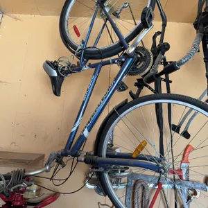 Giant Solaris Blue Hybrid Bicycle with Saris Bike Rack