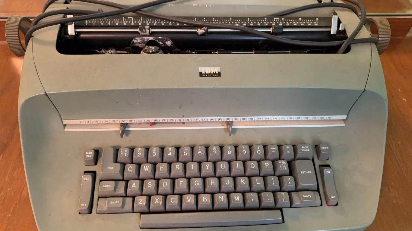 IBM Selectric I Electric Typewriter
