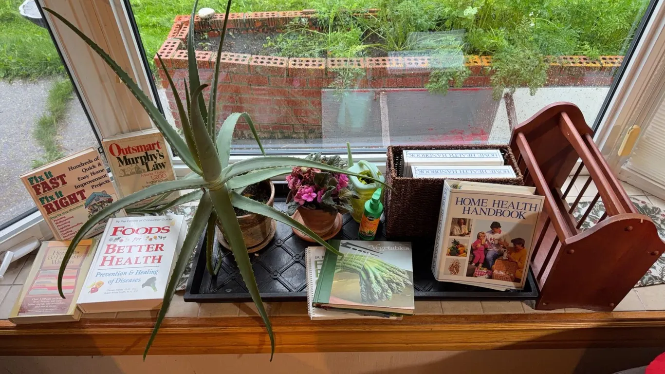 Home Health Books and Gardening Set