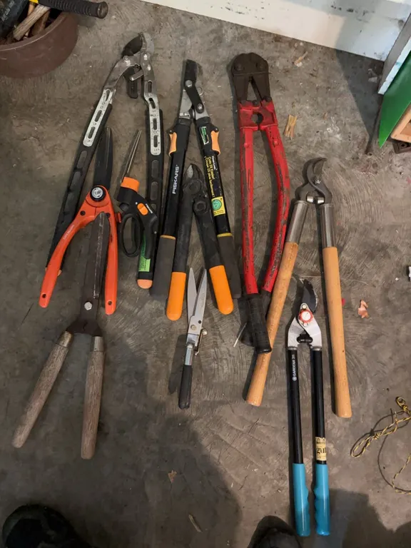 Garden Hand Tools and Loppers