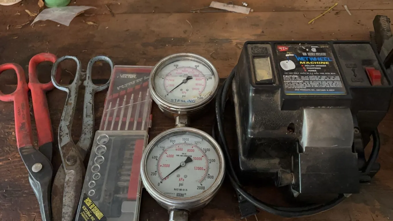 Lot: Wen Wet Wheel Sharpener, Gauges, Tools