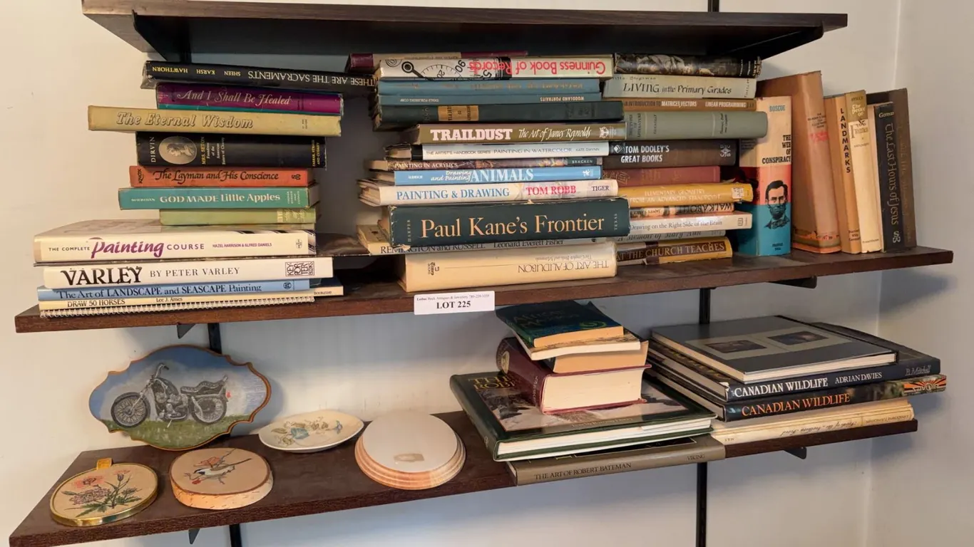 Books and Decorative Plaques Lot